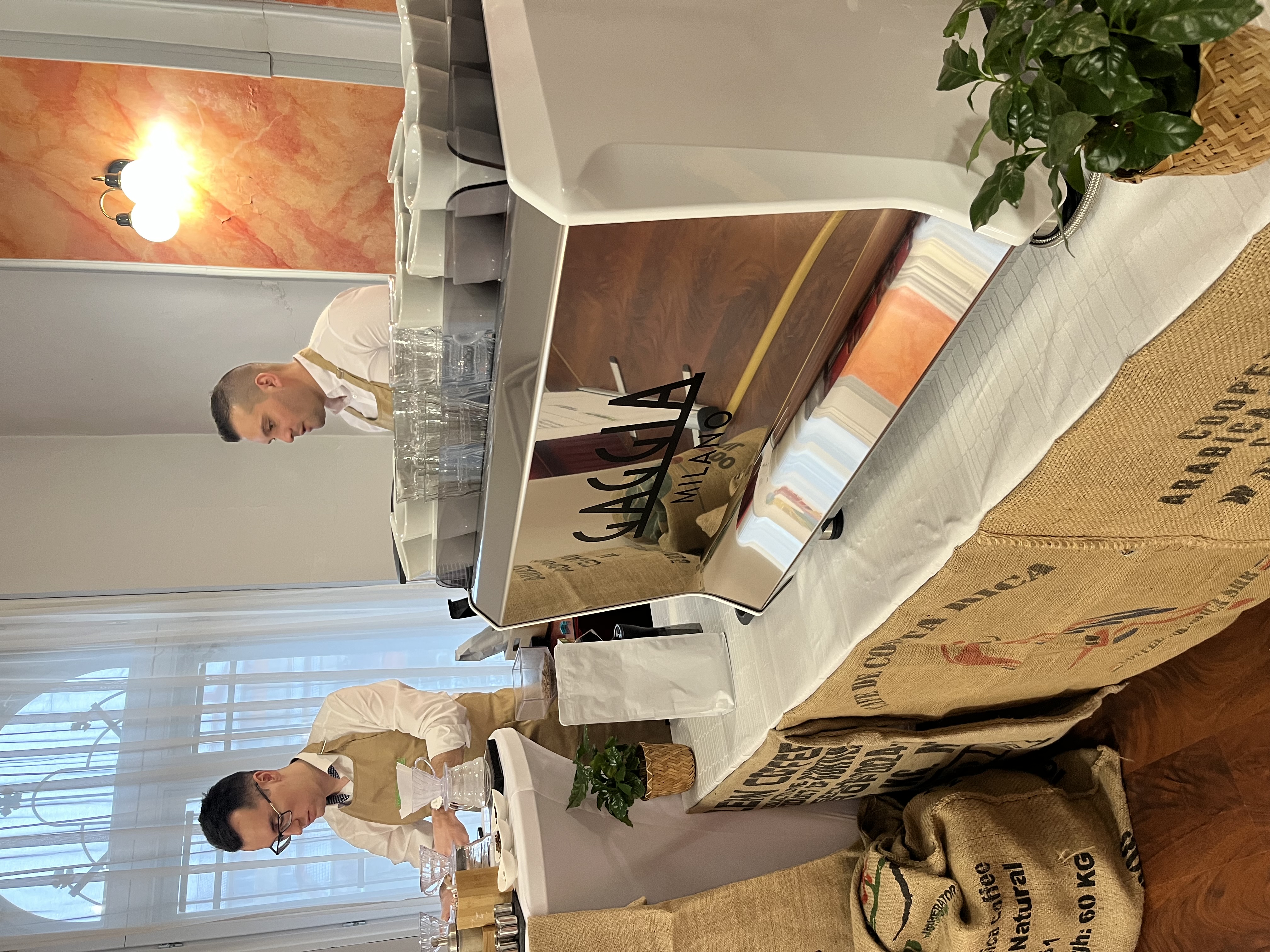 Barista munka közben